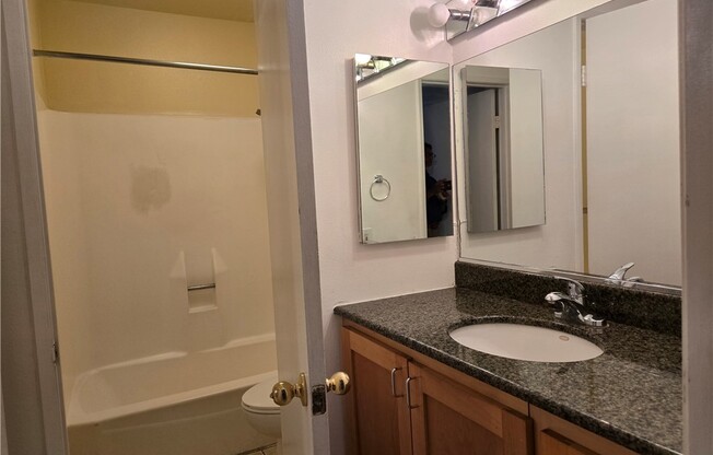 1 bed, 1 bath, 663 sqft, $1,900, Unit 218