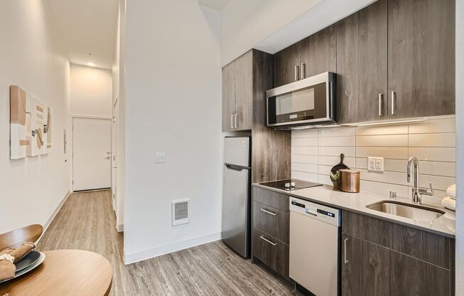 Studio, 1 bath, 308 sqft, $1,287, Unit 108