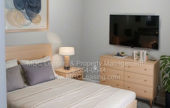 Studio, 1 bath, $957, Unit 5710-1E NE 80th Ter