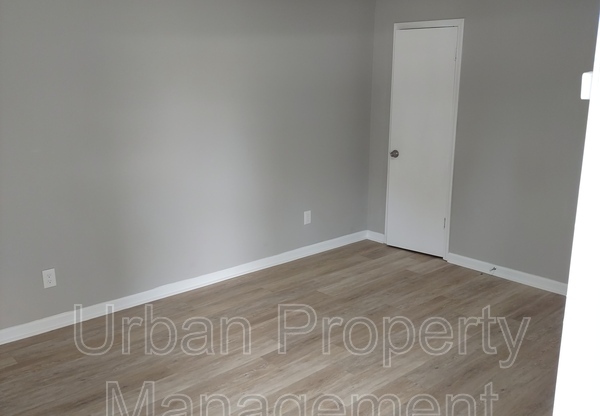307 S PKWY