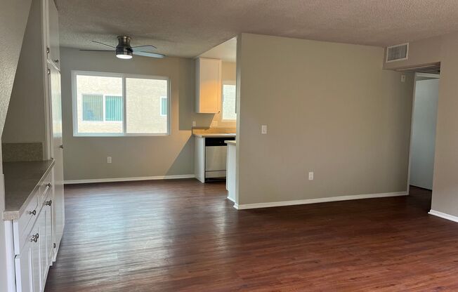 735 E. PALMER AVE.