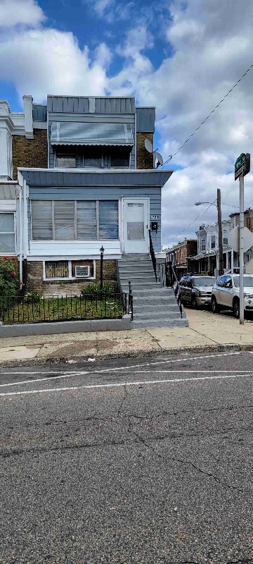 721 N 49 ST