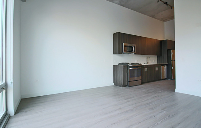 727 N MILWAUKEE AVE