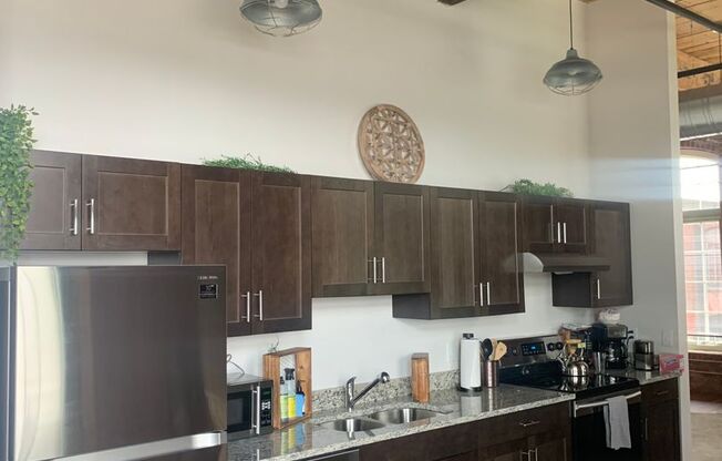 Studio, 1 bath, 1,068 sqft, $2,108, Unit 401