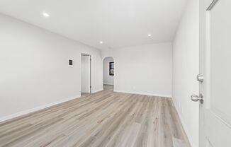 Lovely Hillcrest Apartment