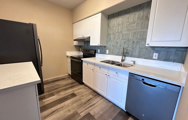 Newly Updated 2 Bedroom Condo w/ Garbage Included!