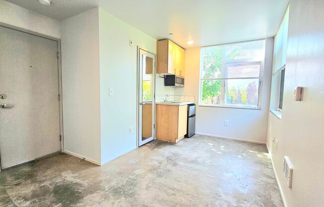 Studio, 1 bath, 122 sqft, $970