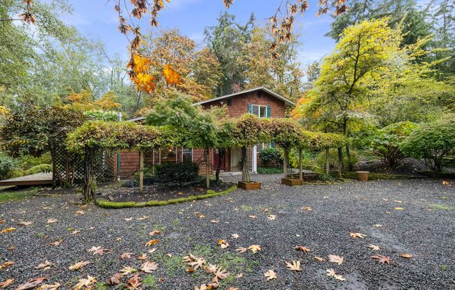 Beautifully Furnished Bainbridge Island Oasis