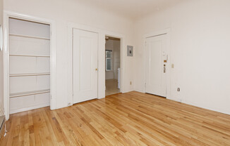 Studio, 1 bath, 400 sqft, $1,645, Unit 14