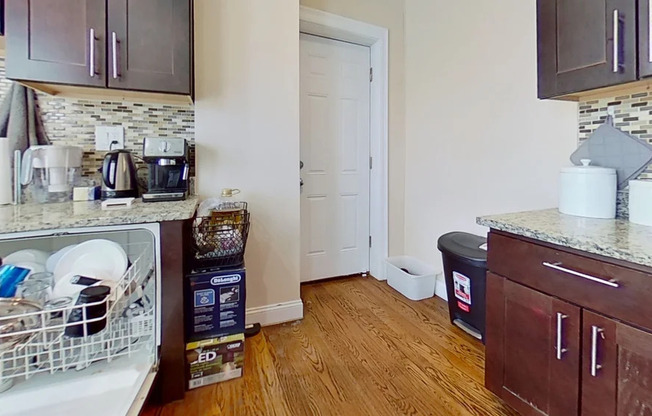 2 beds, 1 bath, 800 sqft, $2,895, Unit 2