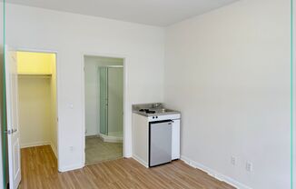 Studio, 1 bath, 350 sqft, $1,189, Unit 214