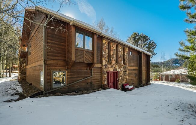 Stunning two-story home in Woodland Park