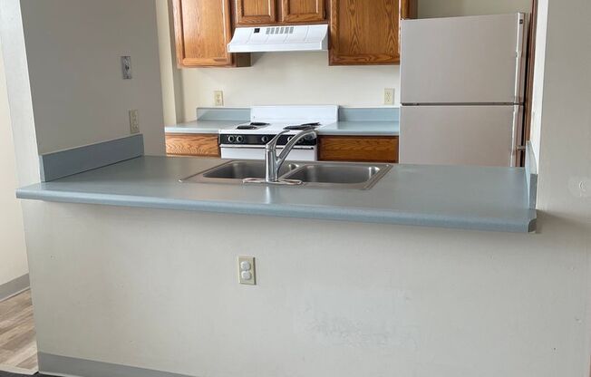 1 bed, 1 bath, 600 sqft, $925, Unit 908