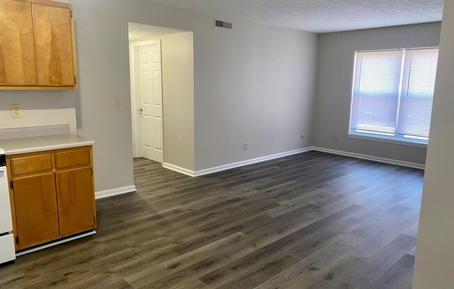 Second floor two bedroom apartment in Portland- Section 8 accepted