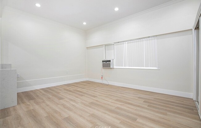 Studio, 1 bath, 450 sqft, $1,650, Unit 2