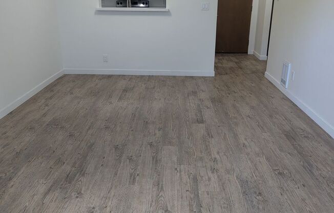 1 bed, 1 bath, 610 sqft, $1,695, Unit B106