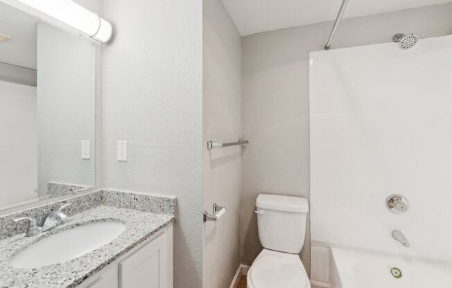 3 beds, 2 baths, 643 sqft, $2,000, Unit B105