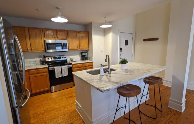 Beautiful furnished Penthouse loft in Elizabeth!