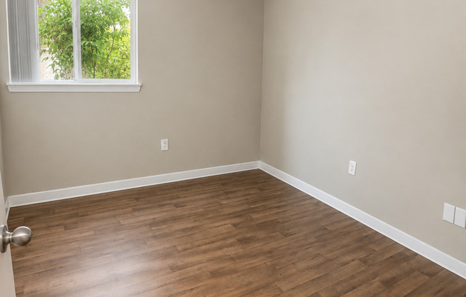 3 beds, 2 baths, $1,695, Unit 67