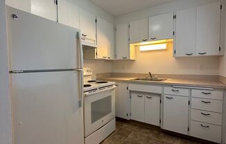 2 beds, 1 bath, 950 sqft, $1,245, Unit B-07