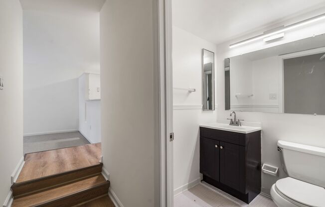Ready now! Huge 1 bedroom condo in Annapolis!