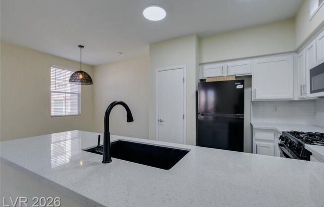 3 beds, 2 baths, $1,850, Unit # 3104