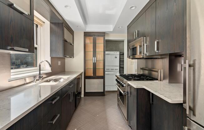 130 E 63 ST