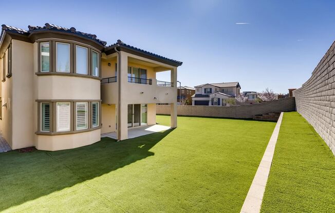 EXTRAVAGANT  5 Bedroom, LUXURY Home In SUMMERLIN, On .25 ACRE LOT!