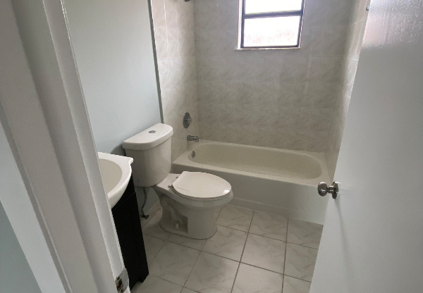 6370 W 27 CT