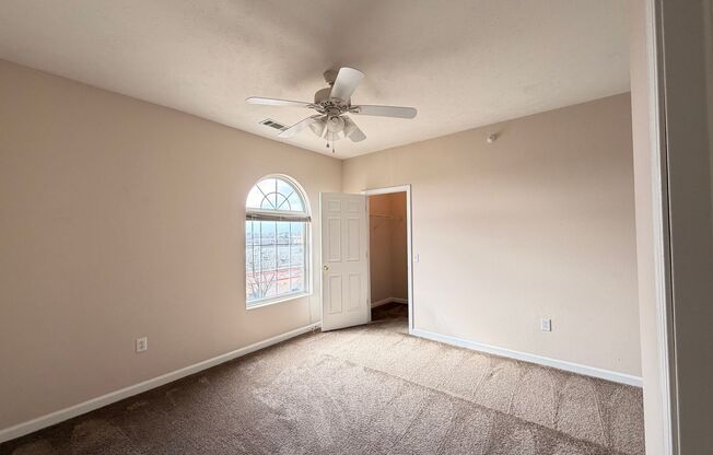 2 beds, 1 bath, 1,131 sqft, $1,252, Unit 01-302