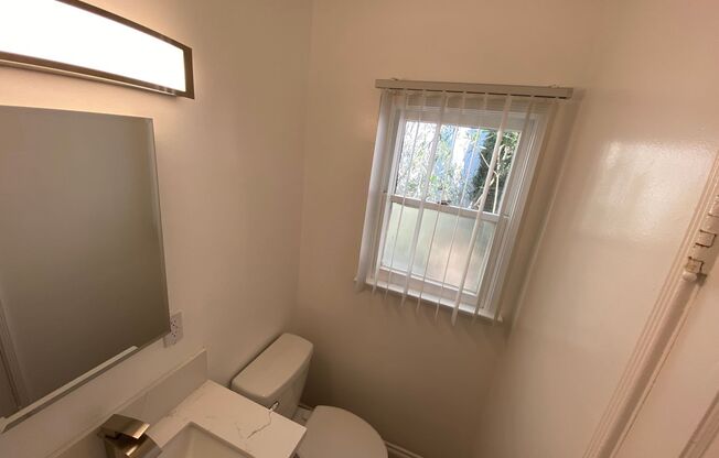 Studio, 1 bath, 325 sqft, $2,198, Unit 04