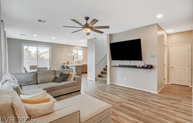 1014 SOLEMN CACTUS AVE