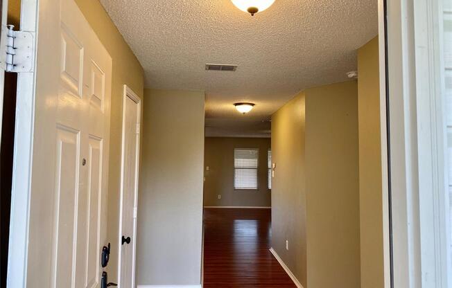 1416 LONESOME DOVE TRL