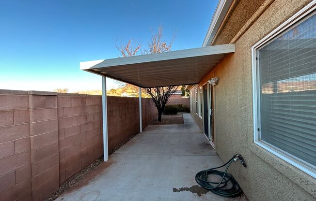 3 beds, 2 baths, $2,095, Unit Cameo PARK HOA.