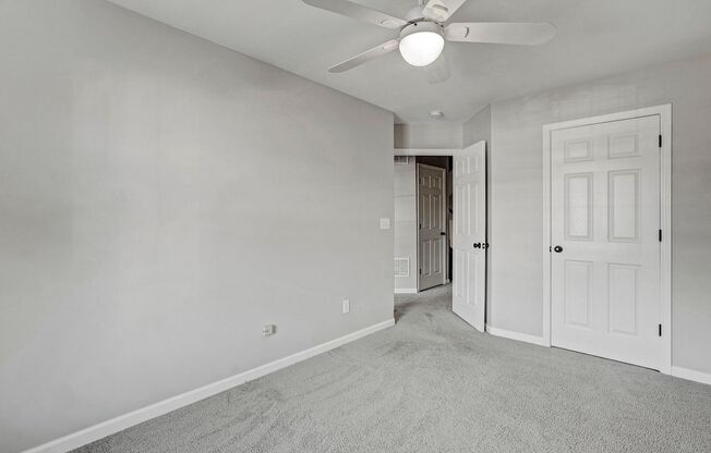 3 beds, 2.5 baths, $1,650, Unit Unit 105