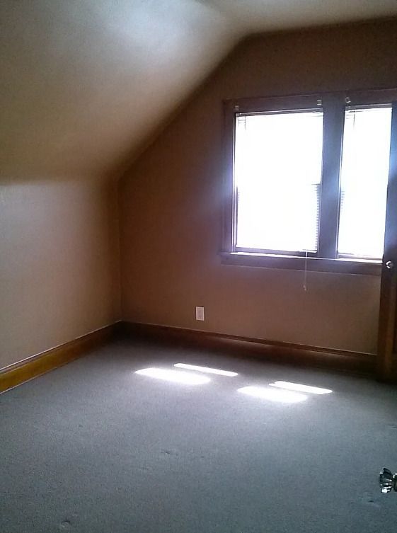 3238 S 7 ST