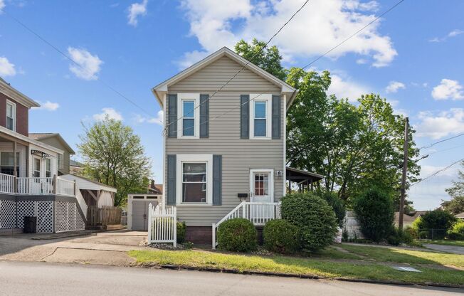 Stunning 2 Bedroom home in Greensburg available September 1!