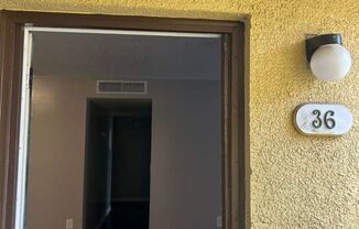 2 beds, 1 bath, $1,000, Unit 36