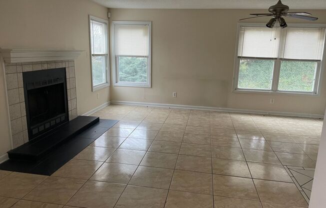 1 bed, 1 bath, $1,200, Unit B1