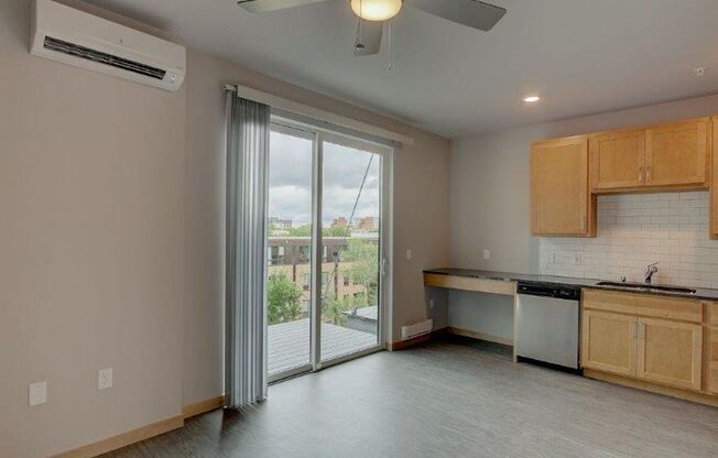 Studio, 1 bath, 524 sqft, $1,550, Unit 504
