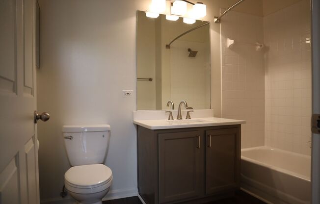 2 beds, 2 baths, 1,033 sqft, $1,749, Unit 19-19104