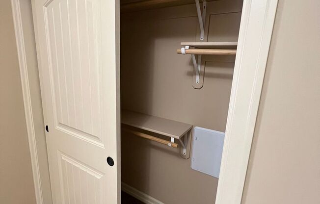 2 beds, 1 bath, 800 sqft, $1,395, Unit 601 - Unit 205 B800