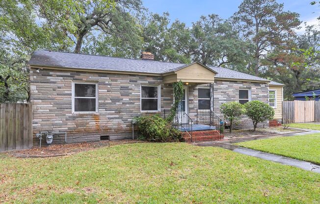 Charming Single-Family Home in Oak Forest, West Ashley