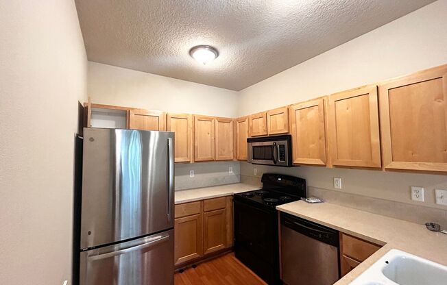 2 Bedroom Beaverton Condo!