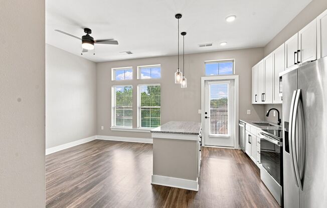 Studio, 1 bath, 640 sqft, $1,399, Unit 313 S1