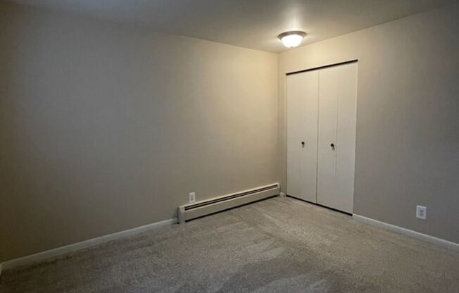 1 bed, 1 bath, 600 sqft, $925, Unit 2915 205