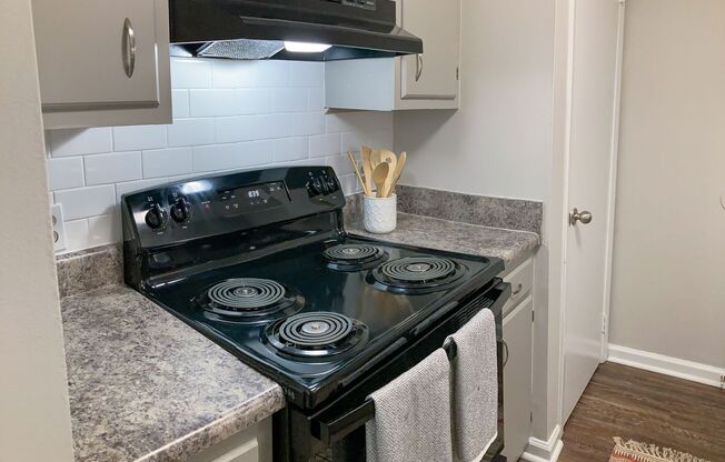 1 bed, 1 bath, $600, Unit G1