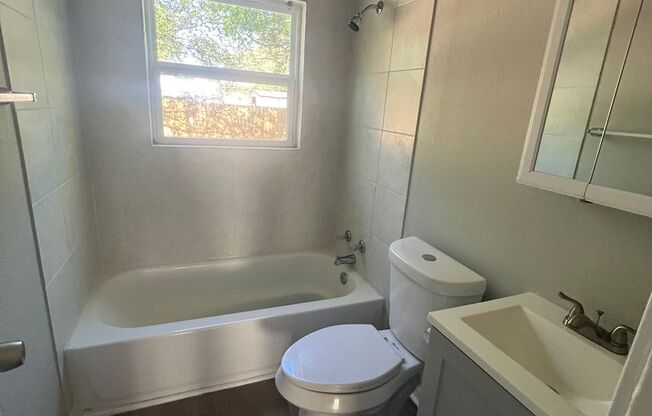 3 beds, 1 bath, $1,250