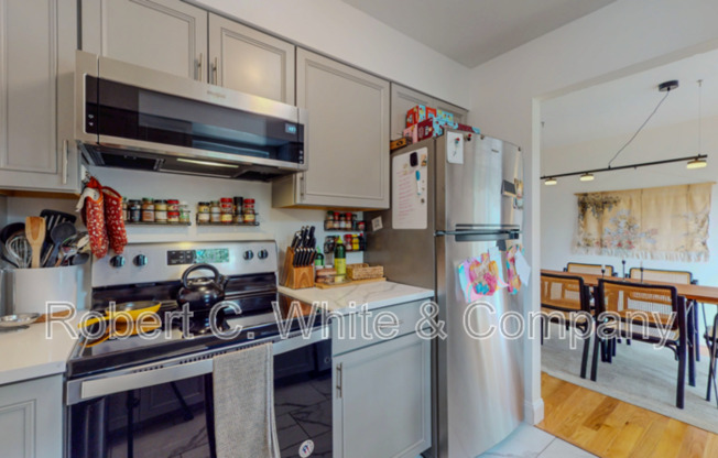 14 1/2 FAIRVIEW AVE