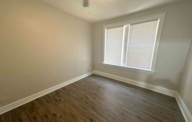 2 beds, 1 bath, 1,250 sqft, $1,250